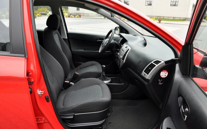 Hyundai i20 cena 15900 przebieg: 220000, rok produkcji 2011 z Ryglice małe 781